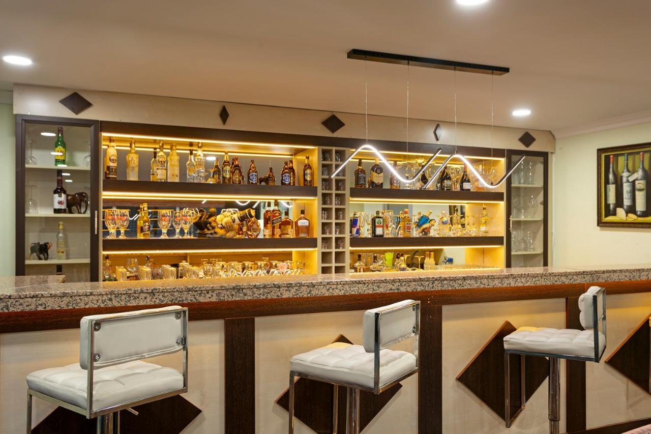 Lara Dinc Hotel Antalya Bagian luar foto