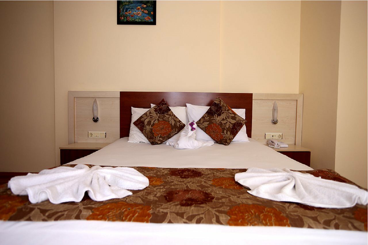 Lara Dinc Hotel Antalya Bagian luar foto